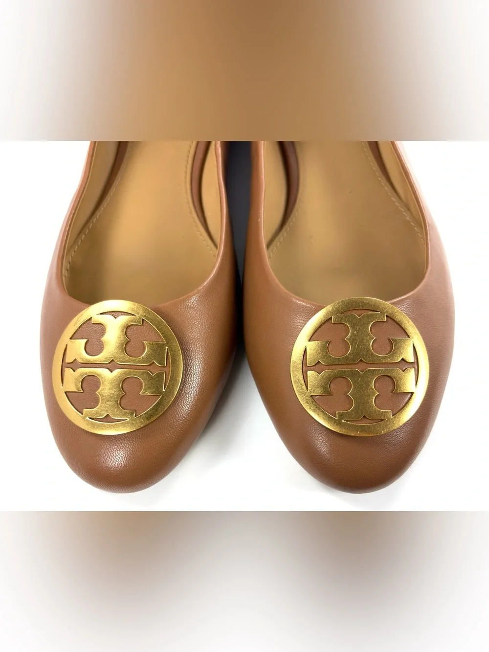 Tory Burch Reva Ballet Flats 10.5 Camel Leather Gold Logo Medallion Shoes